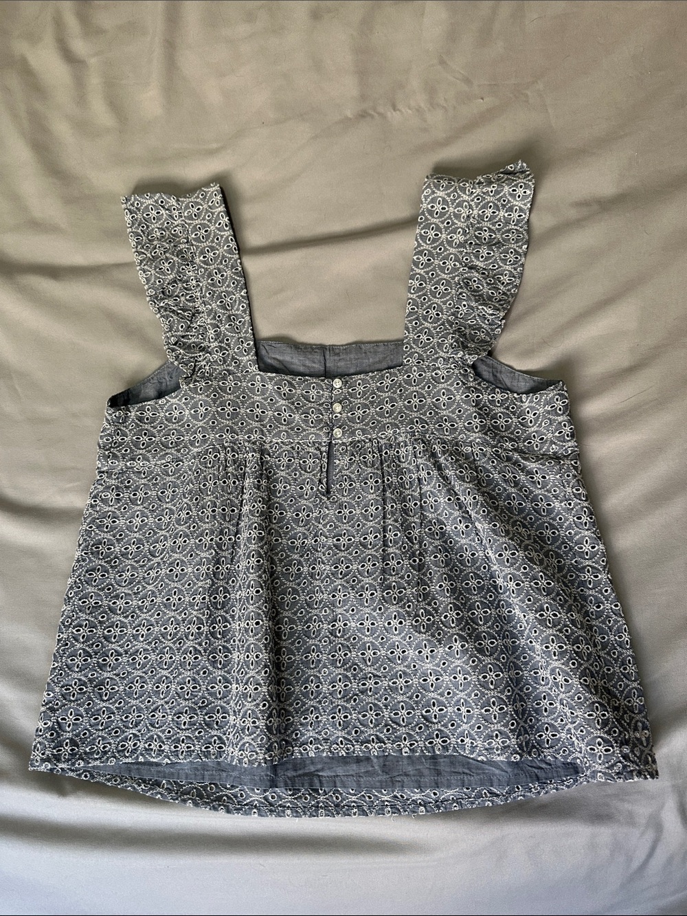 GAP Floral Embroidered Blouse Gray Ladies’ Size Small (Fits Small/Medium)